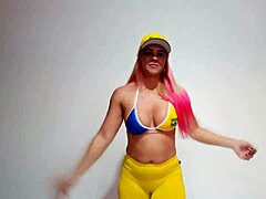 Débora fantine grooves in olympics special with tequileiras do funk! 💃