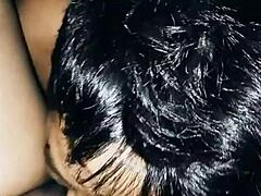 Madura sexy latina le doy un regalito a mi esposo que no se lo esperaba