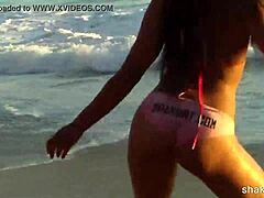 Hottie Shakin Her Booty On Public Beach!