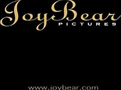 Sexy babes Havana Sin and Holly D skip paint class for lesbian activities