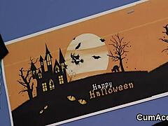 Horny sex kitten gets cum load on her face, gulping all the jizz 😈💦