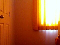 Dia terokai nafsu bisexual horny dengan amatur