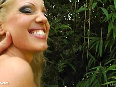 Тийнейджърка 18+ лице Кейси груб секс с укротена тийнейджърка 18+ 18+