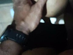 Se la arrimo a mi madrastra y me ayuda