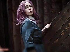 MELINA SHOWS HER HOLES IN THE FOREST!