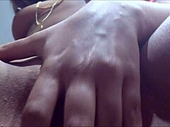 gozando gostoso na siririca em casa