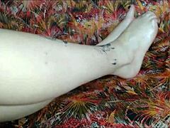 She pours oil on her feet for jerk off instructions.