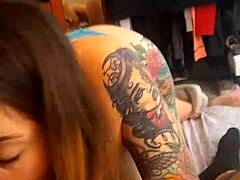 Chupando Rico El Pito Y Enseñando El Culote