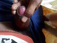 my new handjob in the bath feels amazing