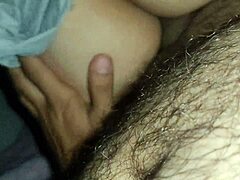 sentando gostoso no cunhado, amateurs exploram prazer proibido