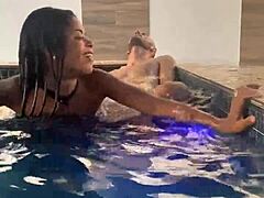 A Gostosa Enjoys Intense Pleasure On My Dick