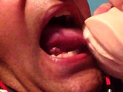 Fittelek med skandinavisk och norsk onani i subtil kanadensisk vibb