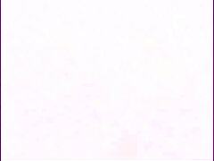 does the model want to fuck her boss?