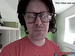 British amateur girl tricks nerdy guy into eating her pussy
