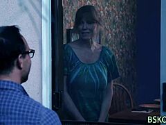 Chceš vidět, jak je zadek a obličej téhle pornohvězdy pokrytý?