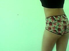 Brazilian Teen Dancing Funk In Amateur Video