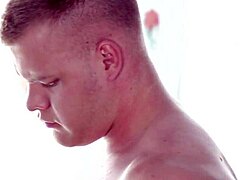 Gay Amateur Performs Blowjob On Bodybuilder