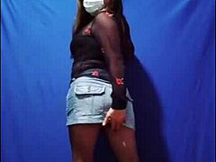 Sexy stepdaughter shakes tight vagina in sexy lingerie