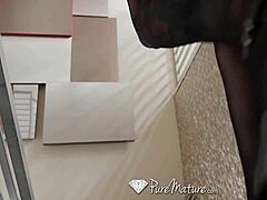 Busty Milf Anna Belle Peaks Slobbers On Big Dick 😈