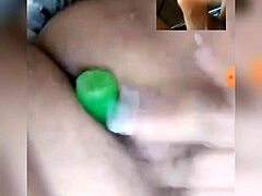 Se masturba conmigo?