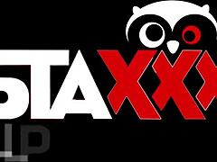 hot cougar takes on that big black cock 🍆💦