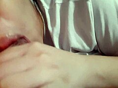 Damn, Pinay girlfriend, suck that dick so good!