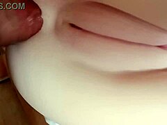 Amateur gets anal pleasure in HD