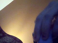 leftyxlucci starts fucking herself with fat pussy masturbation moves