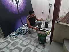 A Vivi Patroa Dando Seu Cu ao Pedreiro com Anal Creampie