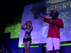 Kontes bikini panas di acara Tamborazzo Discoteca