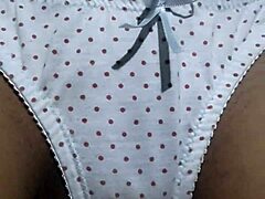 After jerking off, I really want to fuck that wet pussy 😏