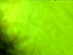 Hey Frau, bereit mir deine enge Muschi heute Nacht zu zeigen?