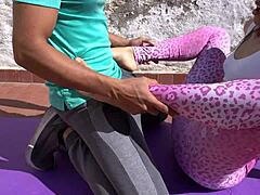 fucking the big-ass teen in yoga class 😏