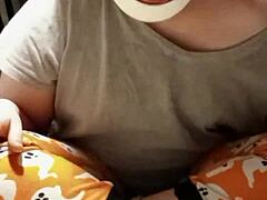 yo, wanna smell my dirty feet and worship these kinky toes tonight?