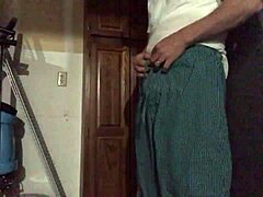 just a quick gay rub for fun