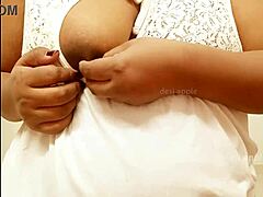 Madhypradesh Girl Showing Boobs