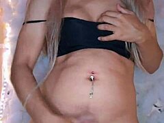 Hermosa Travesti Tocando La Polla