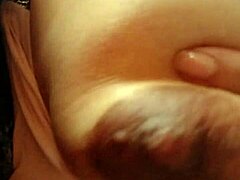 Tocándome en la Sala de Mi Abuela