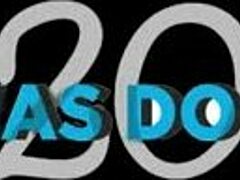 Fetiche com os pés dessa loira