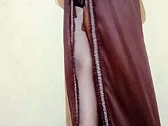 Tubuh Shilpa Bhabhi menakjubkan dipamerkan