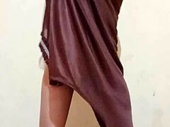 Tubuh Shilpa Bhabhi menakjubkan dipamerkan