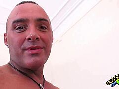 Carolina Abril y Dinio pasan de mamada a follar polla grande en encuentro latina joven