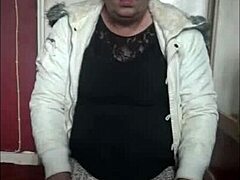 Bisexual crossdresser is not cam shy and would love ass to mouth for the world to see