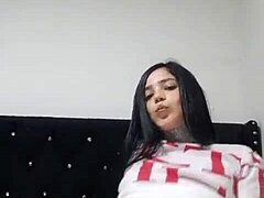 Jejeje my boyfriend left me alone so i make a video call with my lover, he gaps my big ass