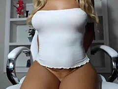 Vworld Featuring Teen 18+ Amateurs In High Definition Webcam Close Up