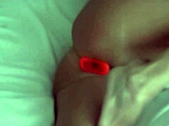 Butt plug i min kones røv, elsker hvert sekund af denne modne anal leg, ups!