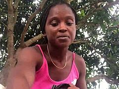 crazy bitch unboxing in front of strangers