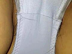 quan lot trang dep in everyday life