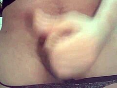 Look at this travesti in closet showing her penis, Yessylamber.