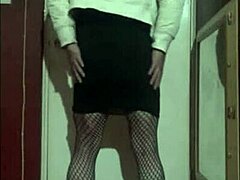 Shy bisexual crossdresser enjoys homemade fun intensely